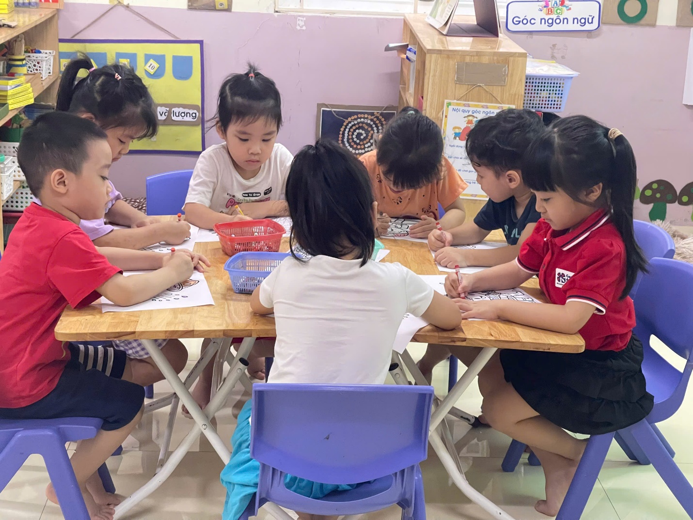 E:\D\2025 - 2026\BÀI VIẾT WEB\Tháng 10\ảnh cứu hỏa\z7100670855289_fb5da16f55f8cc38aeb2fd6ea97fc626.jpg