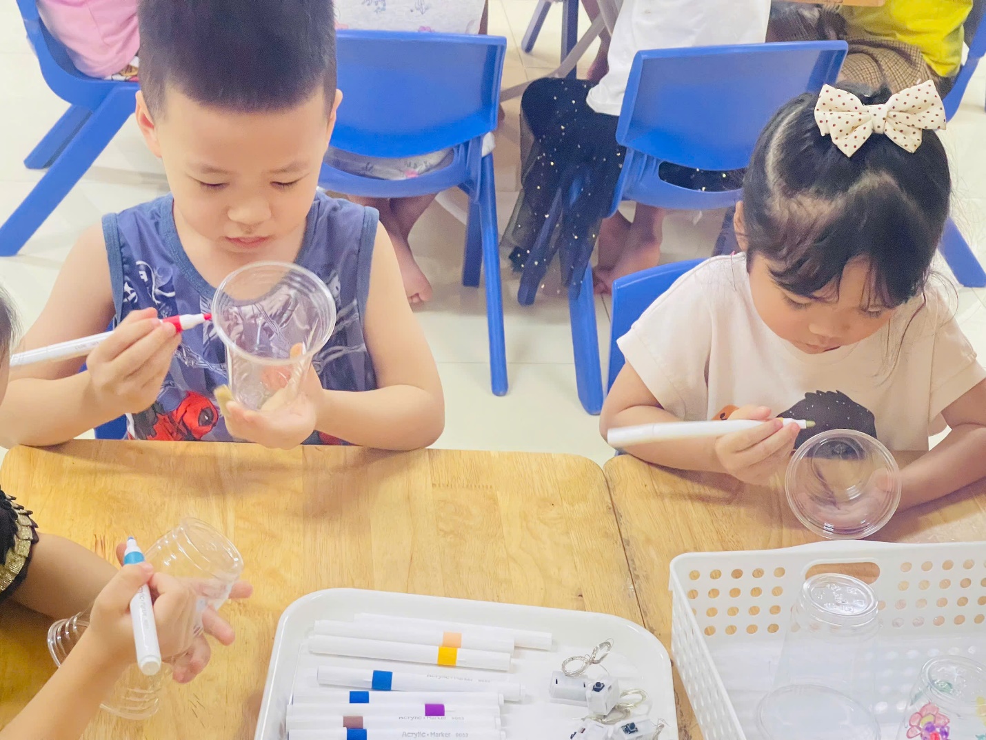 E:\D\2025 - 2026\BÀI VIẾT WEB\THÁNG 9\Ảnh\Trung thu\vẽ đèn lồng\z7077194337834_615968d088b788b1e650f510963eb9a5.jpg