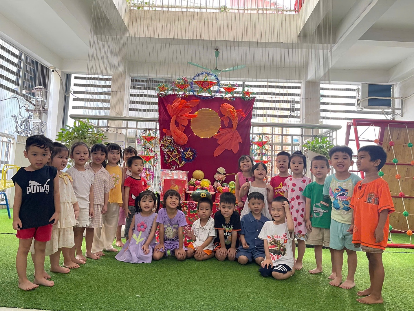 E:\D\2025 - 2026\BÀI VIẾT WEB\THÁNG 9\Ảnh\Trung thu\z7077144094798_dc6339e0f2dd6dd8c7ac9038f012cf7f.jpg