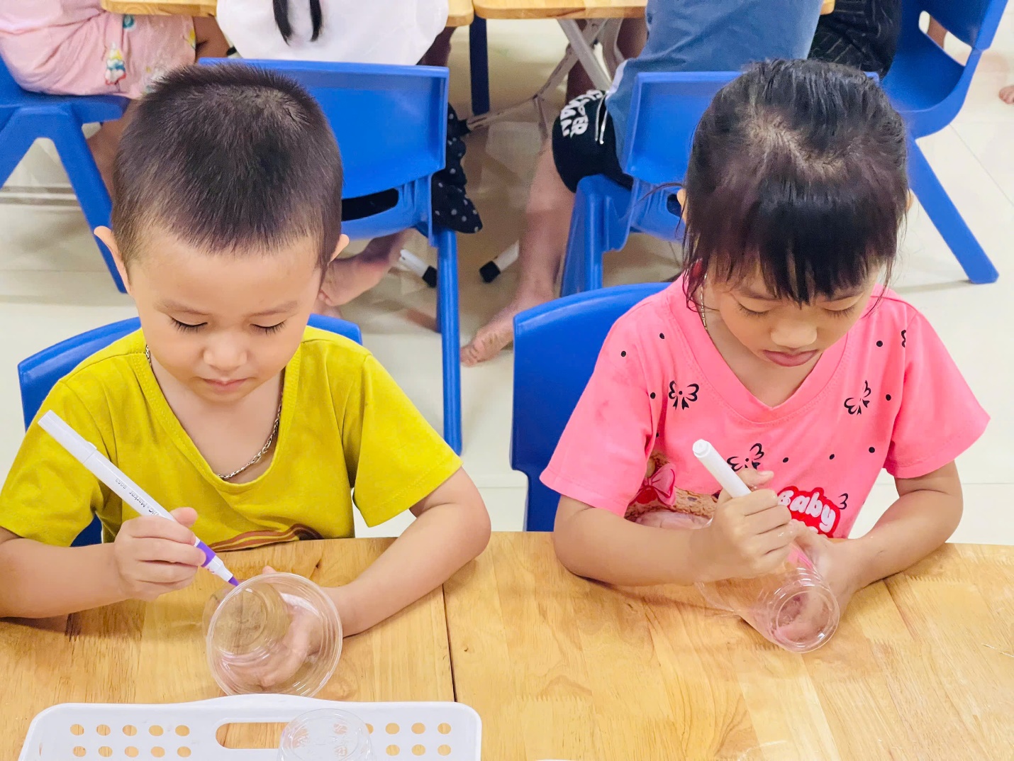 E:\D\2025 - 2026\BÀI VIẾT WEB\THÁNG 9\Ảnh\Trung thu\vẽ đèn lồng\z7077194247167_ad990e7c39ef4ff8da43618f6dcb9b39.jpg