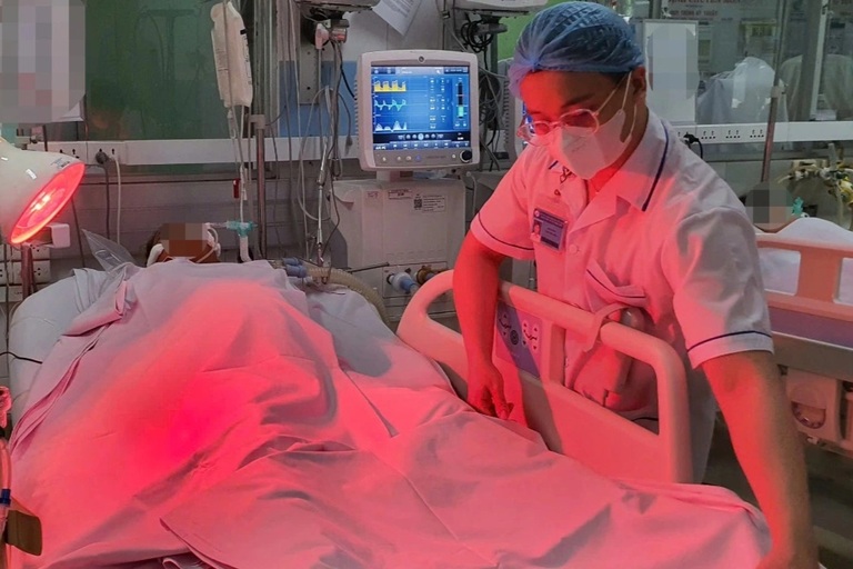 Vì sao nhiều người trẻ bị sốt xuất huyết nặng?