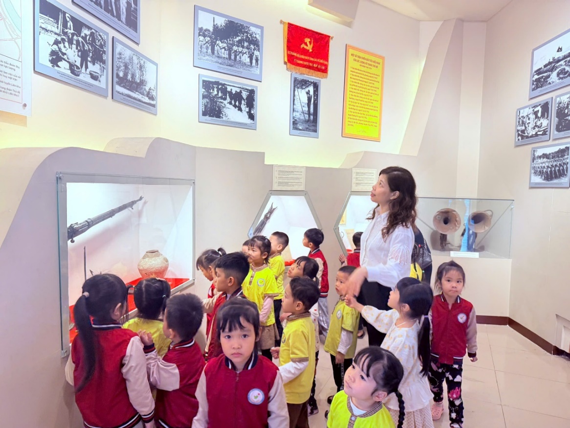 E:\D\2025 - 2026\BÀI VIẾT WEB\THÁNG 12\B52\z7315083351179_6800747e739feada2b3cdd940e87e99d.jpg