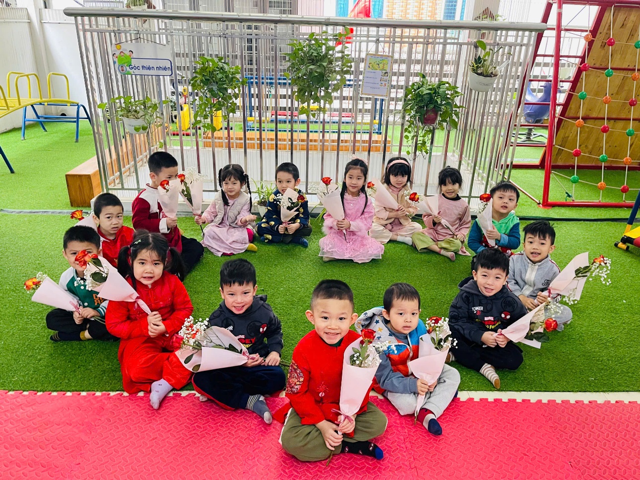 E:\D\2024 - 2025\8. ẢNH HỌC SINH 2024 - 2025\ẢNH HS 2024 - 2025\NGÀY 8.3\z6380089494995_a1167336d2fe3bd1cbb04b96dc375766.jpg