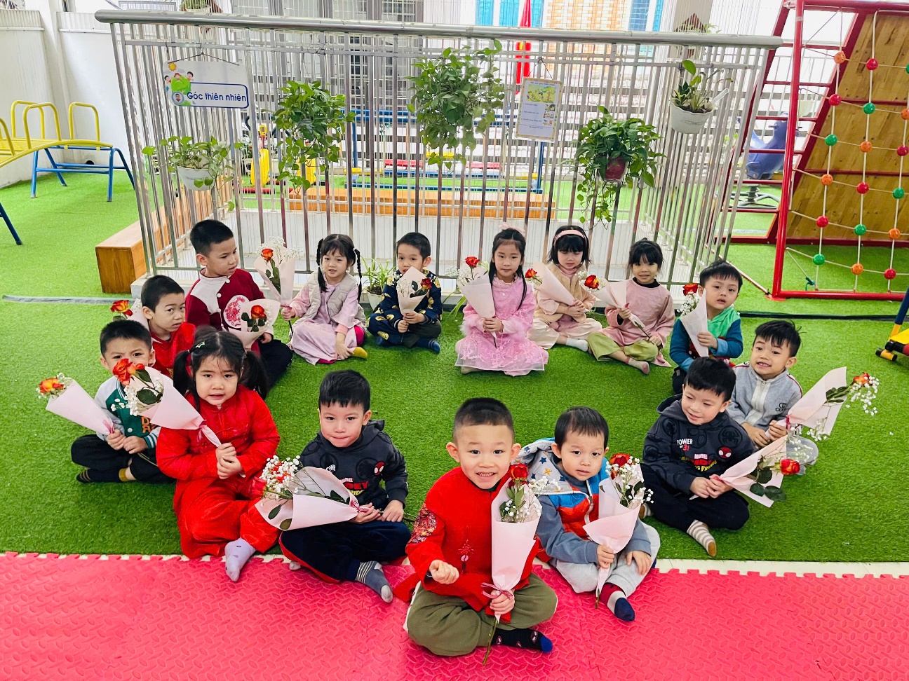 E:\D\2024 - 2025\8. ẢNH HỌC SINH 2024 - 2025\ẢNH HS 2024 - 2025\NGÀY 8.3\z6380089495348_db787474b86e03bd264d02dc25b6edb5.jpg