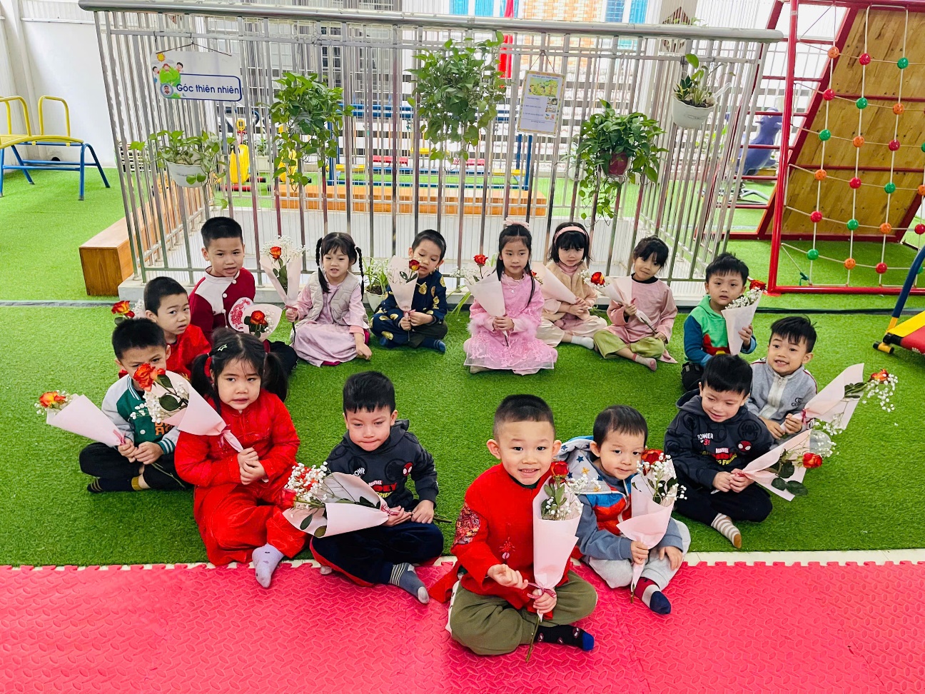 E:\D\2024 - 2025\8. ẢNH HỌC SINH 2024 - 2025\ẢNH HS 2024 - 2025\NGÀY 8.3\z6380089471705_76b1d2155fa1d22cb94b1771f1ef9ff1.jpg