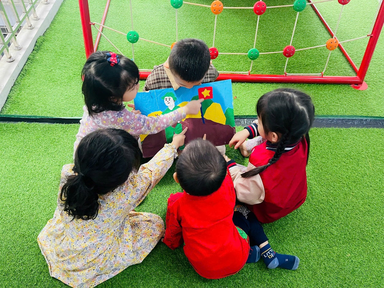 E:\D\2024 - 2025\8. ẢNH HỌC SINH 2024 - 2025\ẢNH HS 2024 - 2025\NGÀY 30.4\z6503189933918_f8d987c7b807049a079efa07f04c2628.jpg