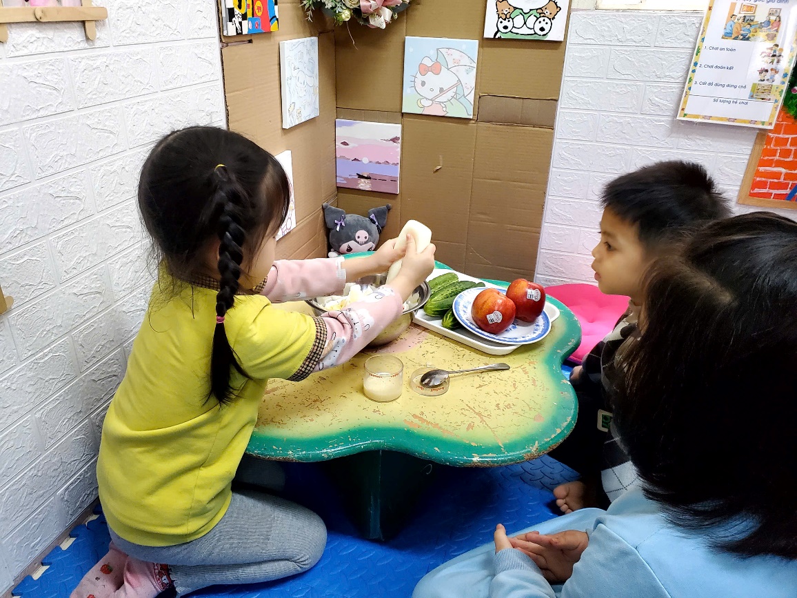 E:\D\2024 - 2025\8. ẢNH HỌC SINH 2024 - 2025\ẢNH HS 2024 - 2025\THANH TRA\GIA ĐÌNH\z6424564095457_0ffbcd0727f7e719a6b5a197e838f904.jpg