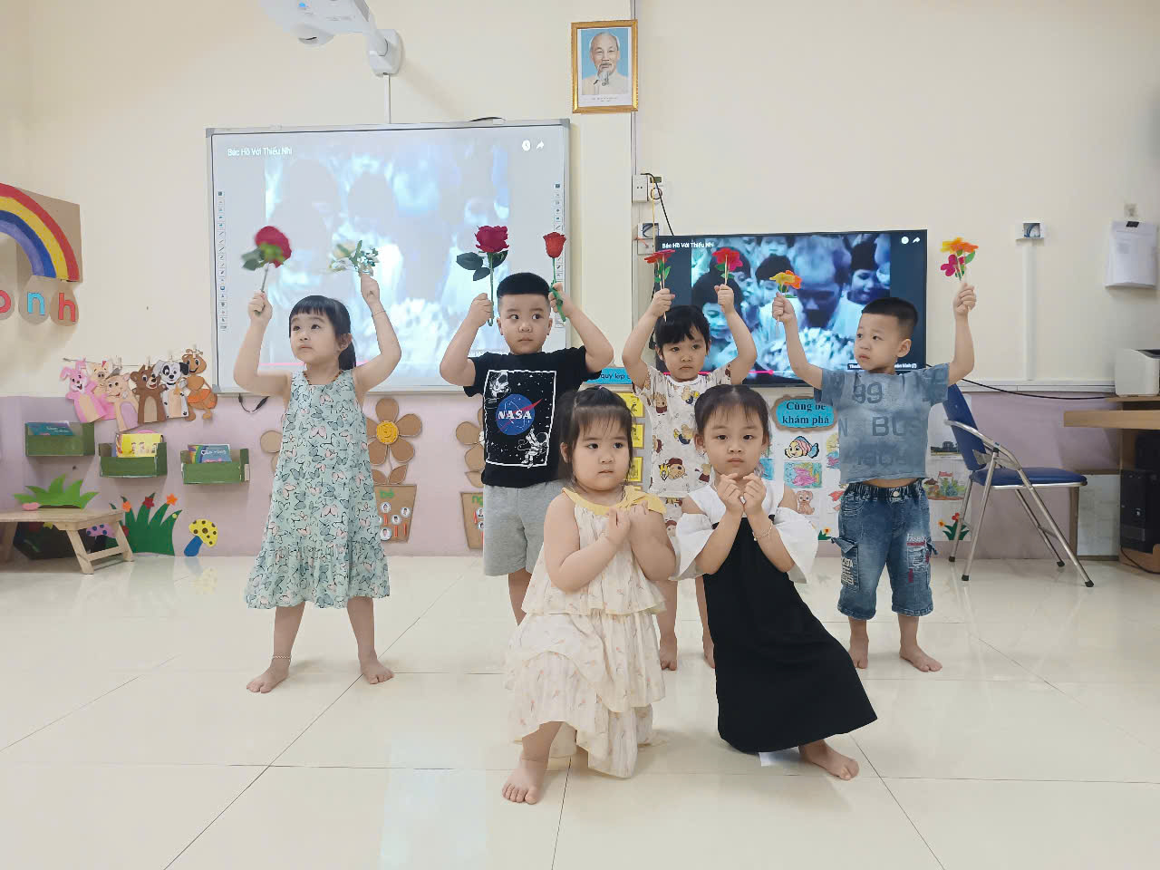 C:\Users\Admin\Documents\Zalo Received Files\z6606511895575_50c61eb74101994a827992c6233d4a81.jpg