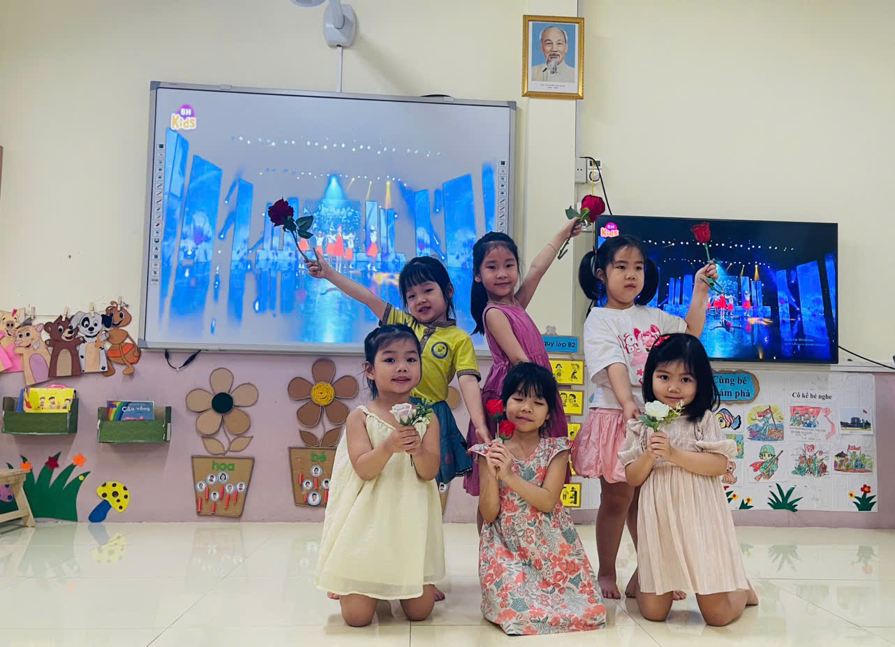 E:\D\2024 - 2025\4. VIẾT BÀI WEB\THÁNG ̀̀5\SINH NHẬT BÁC\z6606622592315_c25b35aa6fa097373d55eb9a27013522.jpg