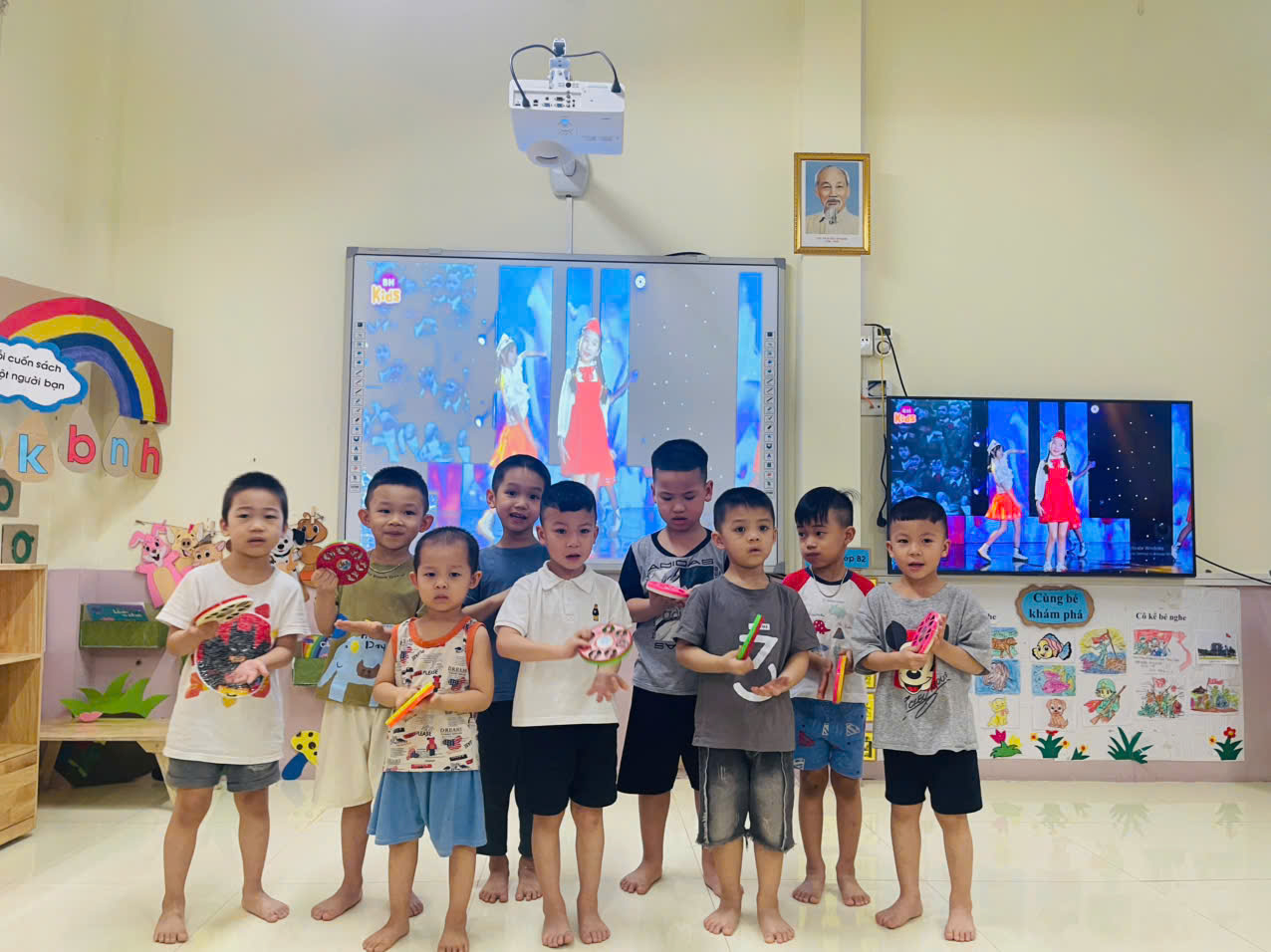 E:\D\2024 - 2025\4. VIẾT BÀI WEB\THÁNG ̀̀5\SINH NHẬT BÁC\z6606622608169_24306008fdc4d13f324b6dc86e38c548.jpg