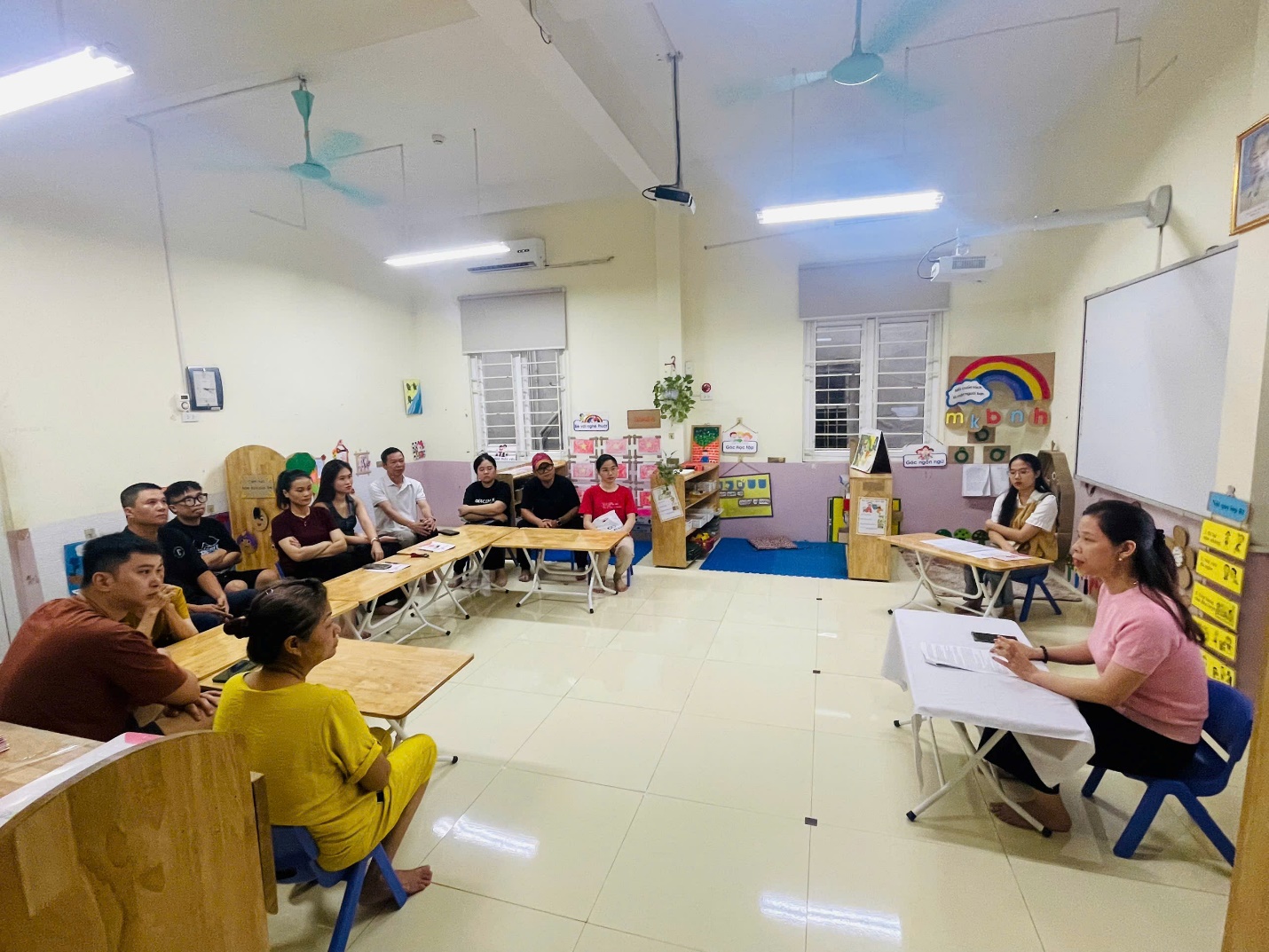 E:\D\2025 - 2026\BÀI VIẾT WEB\THÁNG 9\Ảnh\họp phụ huynh đầu năm\z7027256724152_b5d580641cd06b0db8c59a8dc66e05ea.jpg