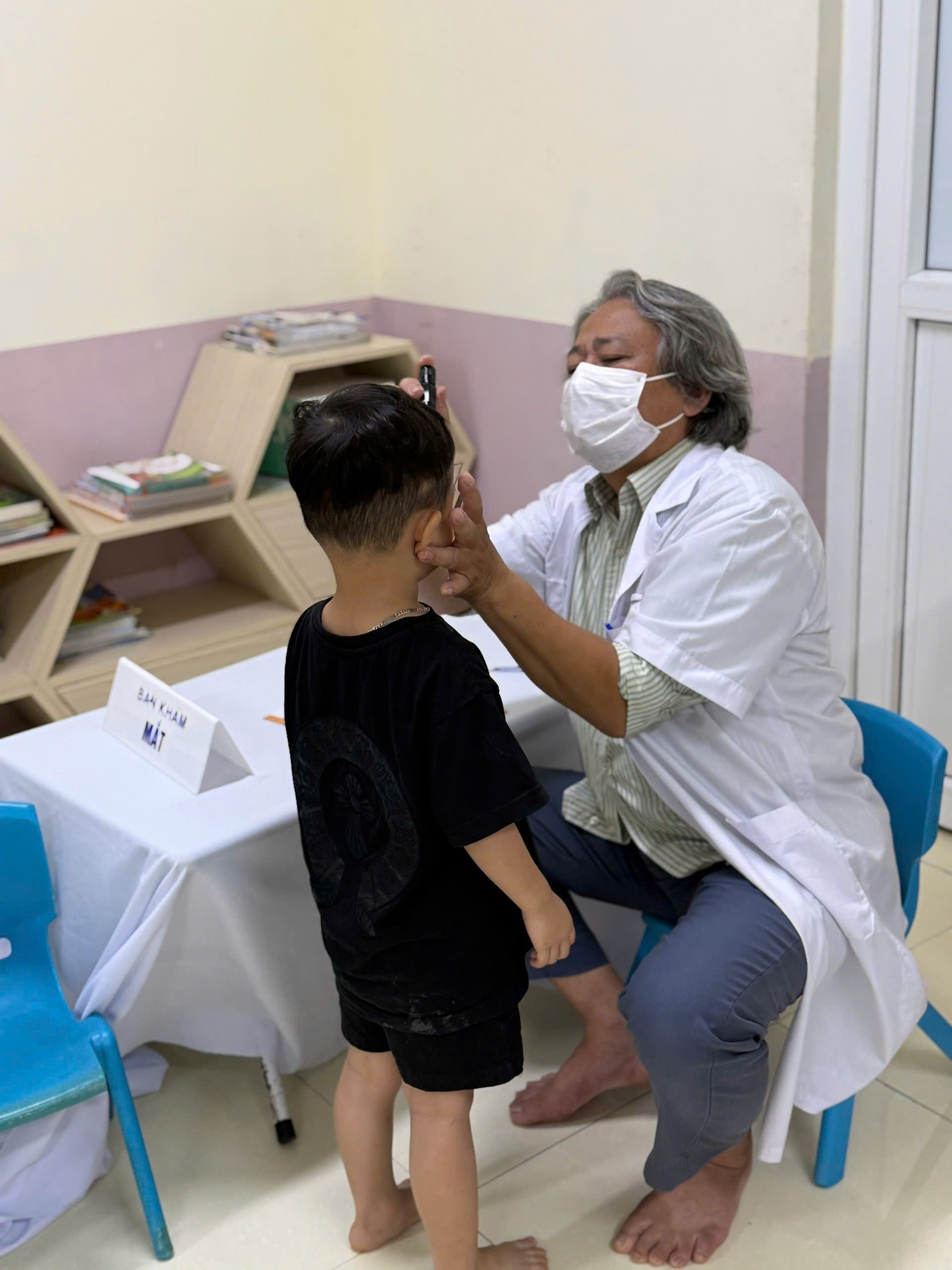 E:\D\2025 - 2026\BÀI VIẾT WEB\THÁNG 9\Ảnh\Khám sức khỏe lần 1\z7036965452108_115e98a0539fb2daac23eef60298eff4.jpg