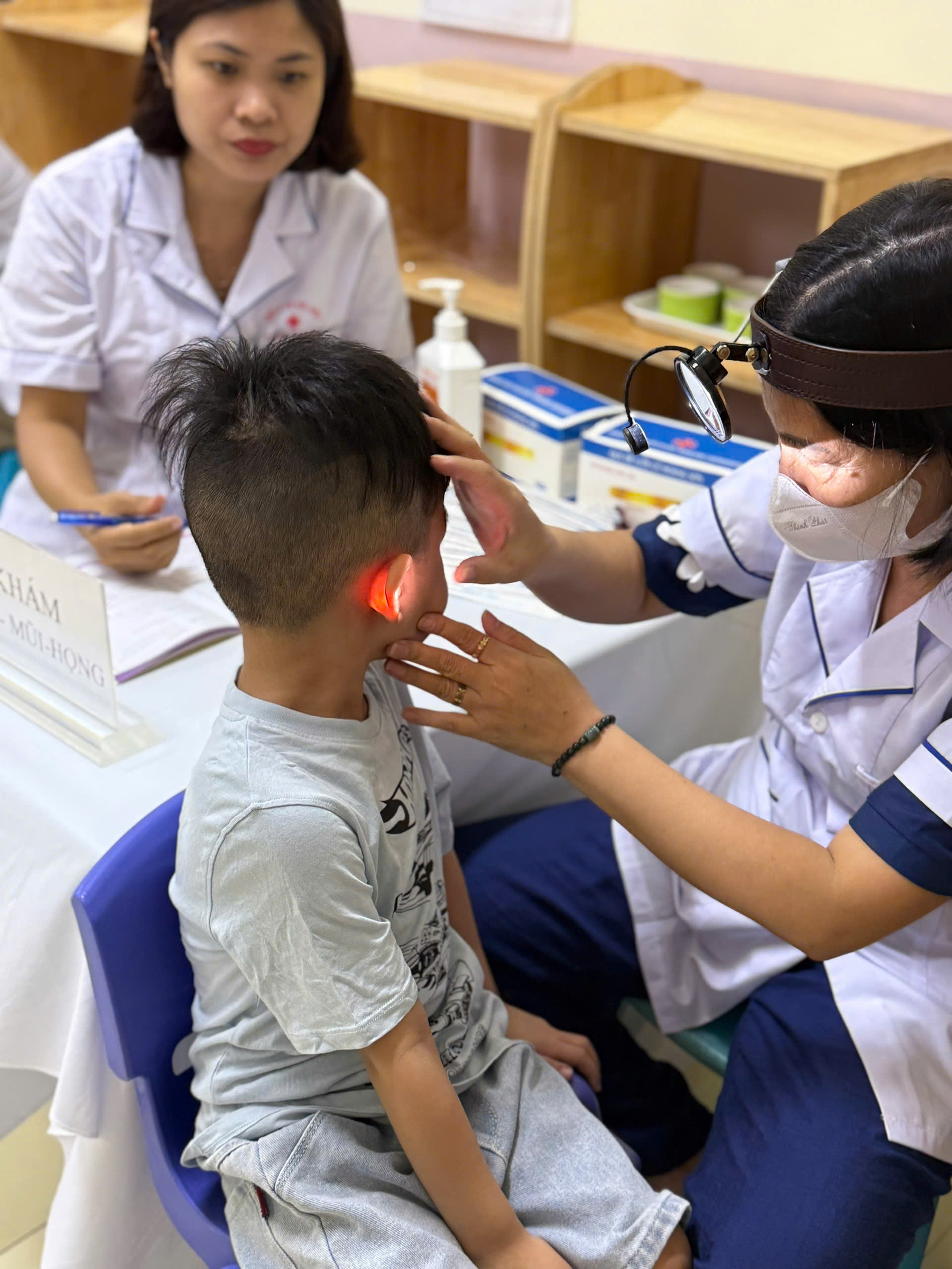 E:\D\2025 - 2026\BÀI VIẾT WEB\THÁNG 9\Ảnh\Khám sức khỏe lần 1\z7036855592166_08b946ef3927b24fa51d843e1ddd1515.jpg