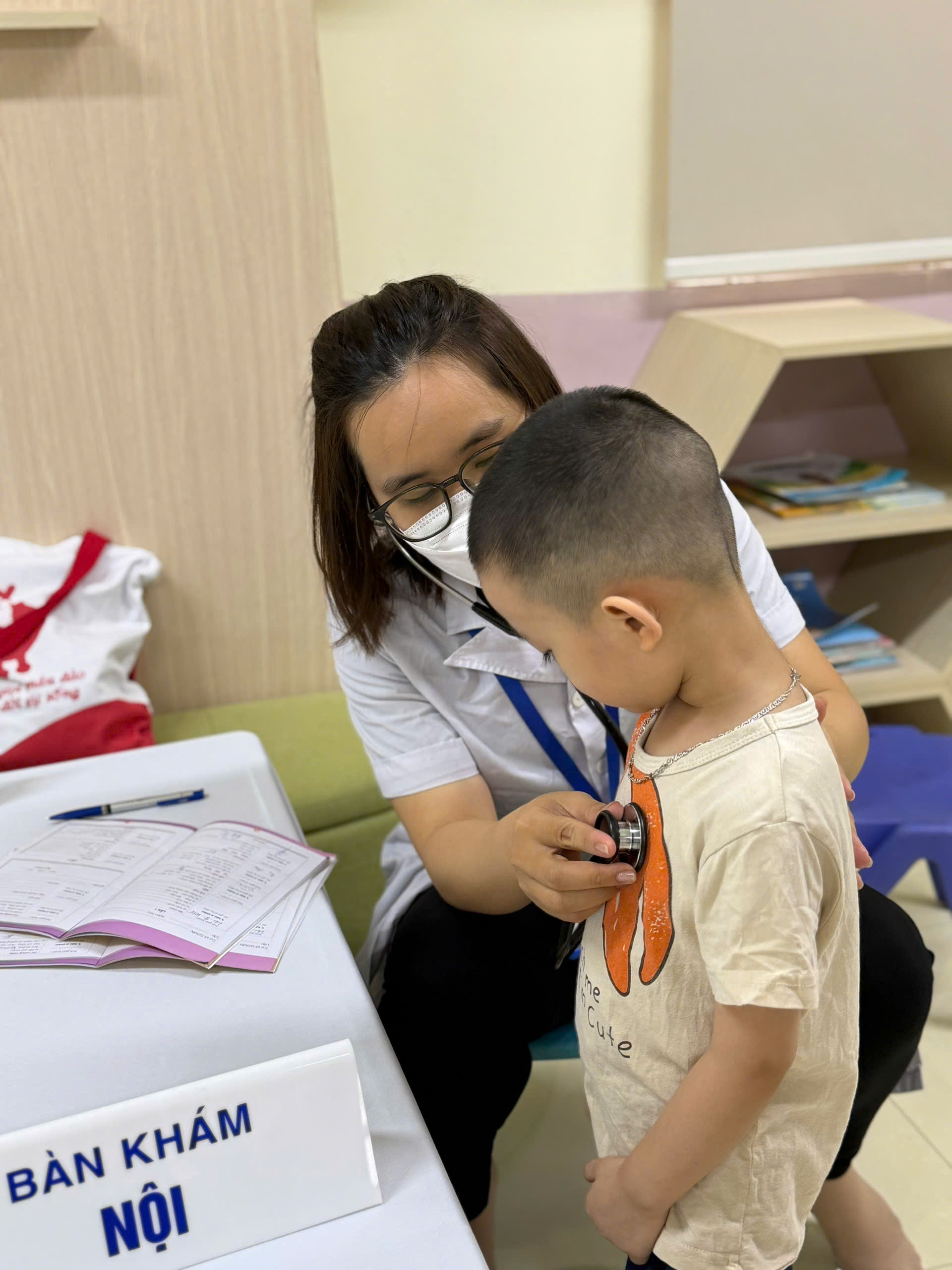 E:\D\2025 - 2026\BÀI VIẾT WEB\THÁNG 9\Ảnh\Khám sức khỏe lần 1\z7036855856401_f626b28068cf18285a316cdcbce2f513.jpg