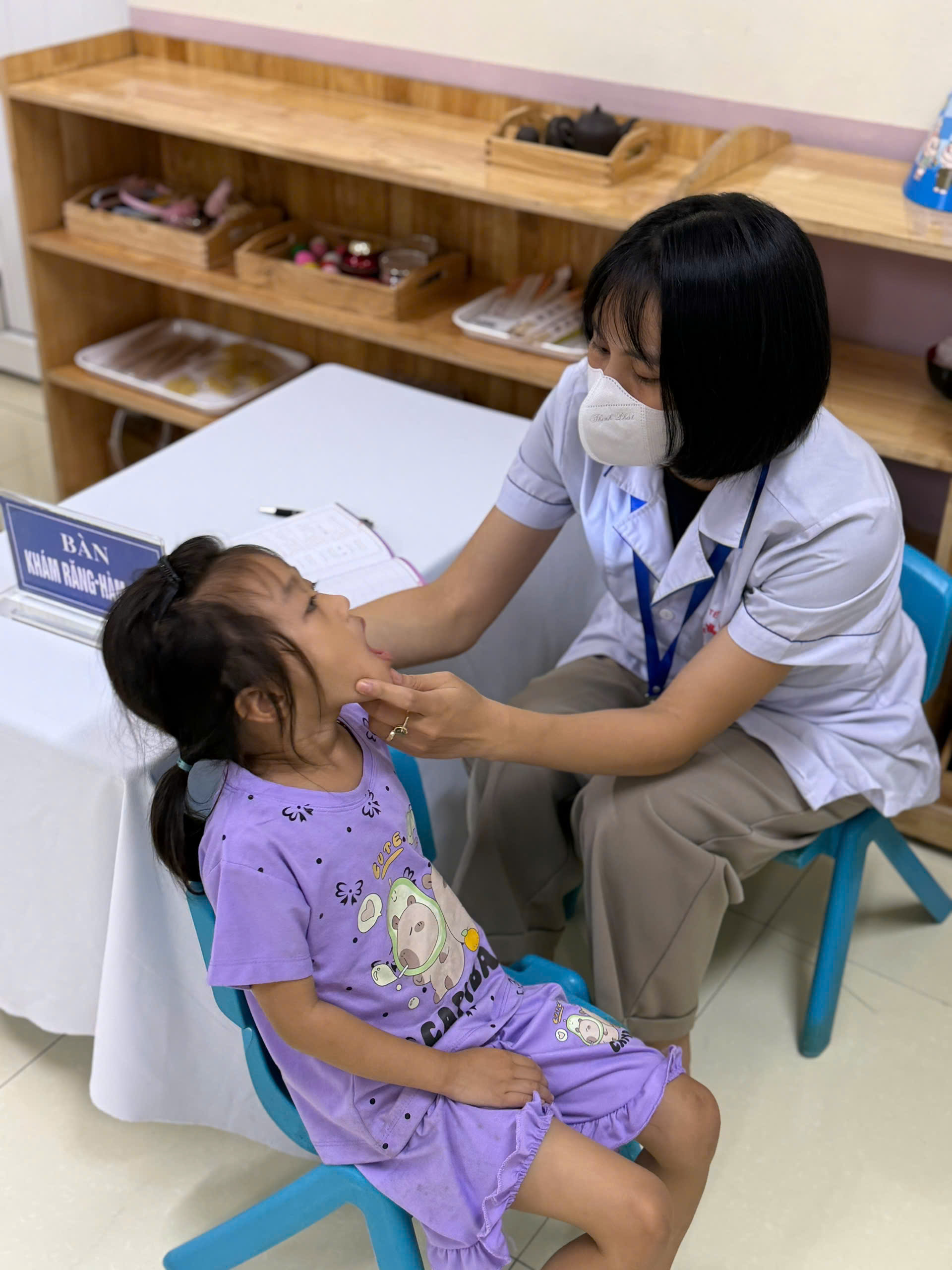 E:\D\2025 - 2026\BÀI VIẾT WEB\THÁNG 9\Ảnh\Khám sức khỏe lần 1\z7036850482018_4eb572c8de8f4a3e8a1b95f9f85e8b1c.jpg