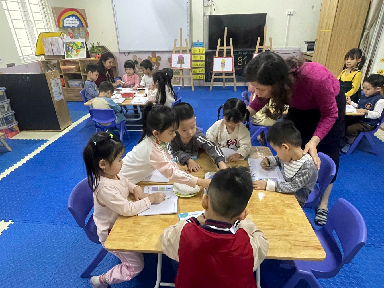 E:\D\2025 - 2026\BÀI VIẾT WEB\THÁNG 12\ẢNH VẼ CHIẾC KEM\z7312206340741_5d1afd50cf8d517713d89510af08be6f.jpg