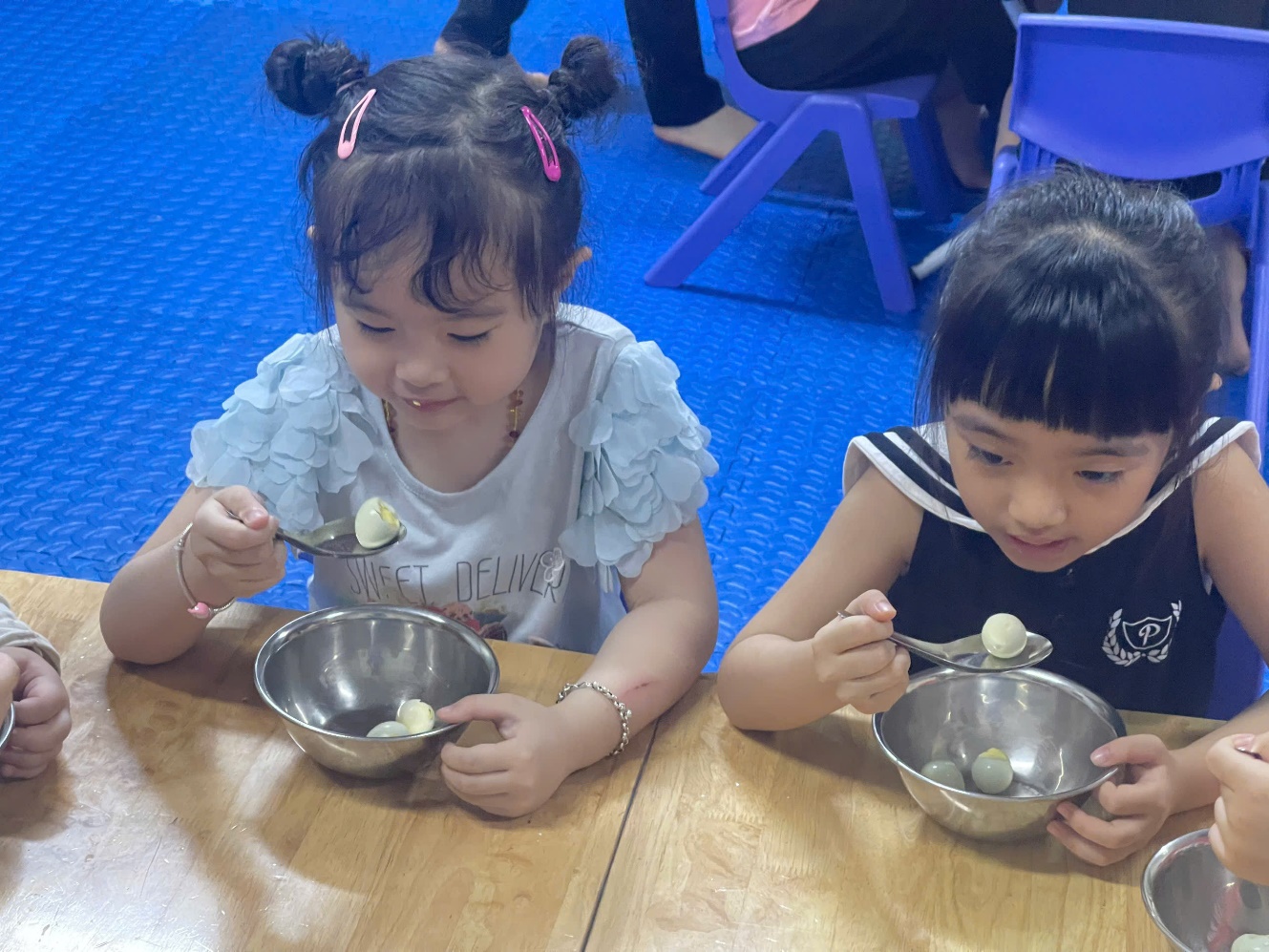 E:\D\2025 - 2026\BÀI VIẾT WEB\THÁNG 04\ẢNH\TRỨNG CÚT\z7656651093237_ab12599c46886b1c82c4f6614e7bad69.jpg