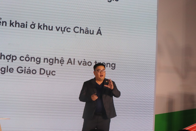 Chuyên gia công nghệ giáo dục chia sẻ tại hội thảo.