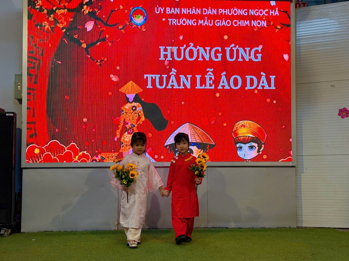 E:\D\2025 - 2026\BÀI VIẾT WEB\THÁNG 03\Áo dài\z7592158148983_483d3b8a4e915eebf4d43560bcc9f770.jpg