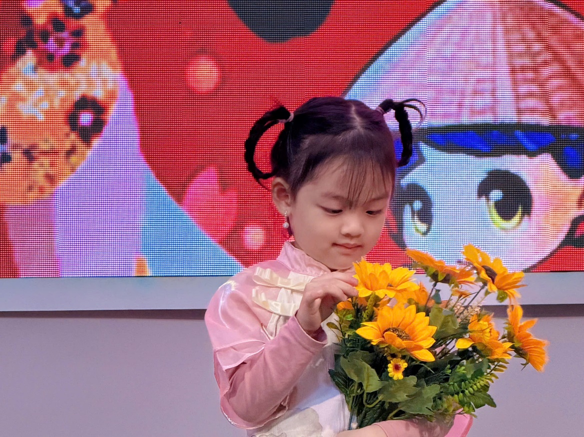 E:\D\2025 - 2026\BÀI VIẾT WEB\THÁNG 03\Áo dài\z7592158220865_41b559875ffbba5c1eba27663cb1fcc5.jpg