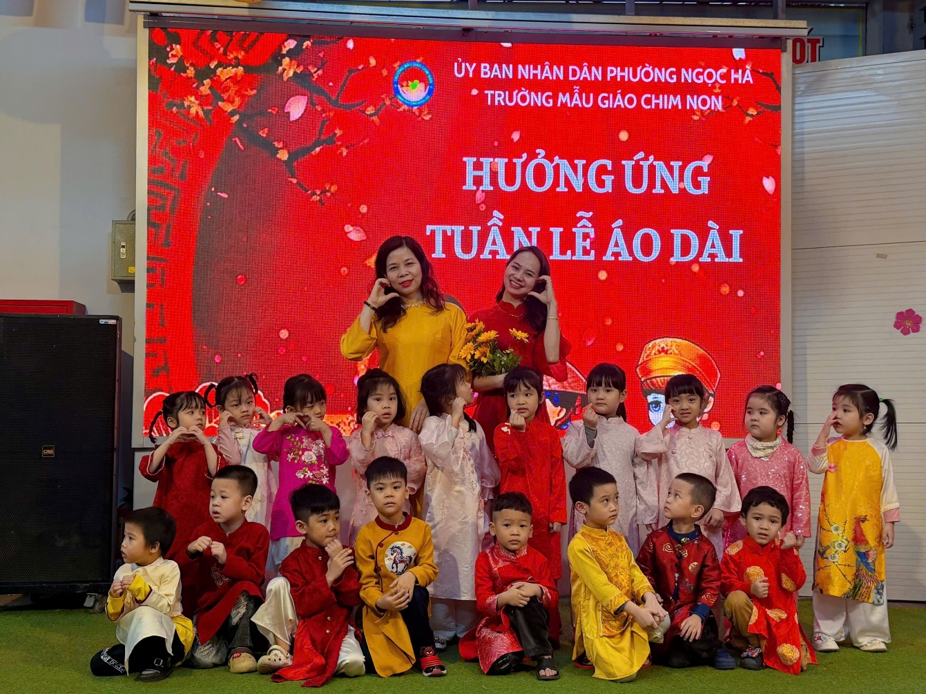 E:\D\2025 - 2026\BÀI VIẾT WEB\THÁNG 03\Áo dài\z7592158271661_12e16a9b3da83c091e31340131cf160f.jpg